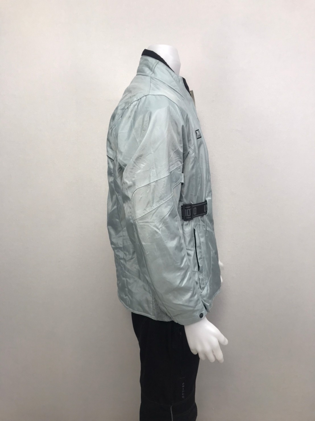 เสื้อขี่มอเตอร์ไซด์( มือสอง) RCT 985 อก 48-50" ยาว 27" ยี่ห้อ **UM**