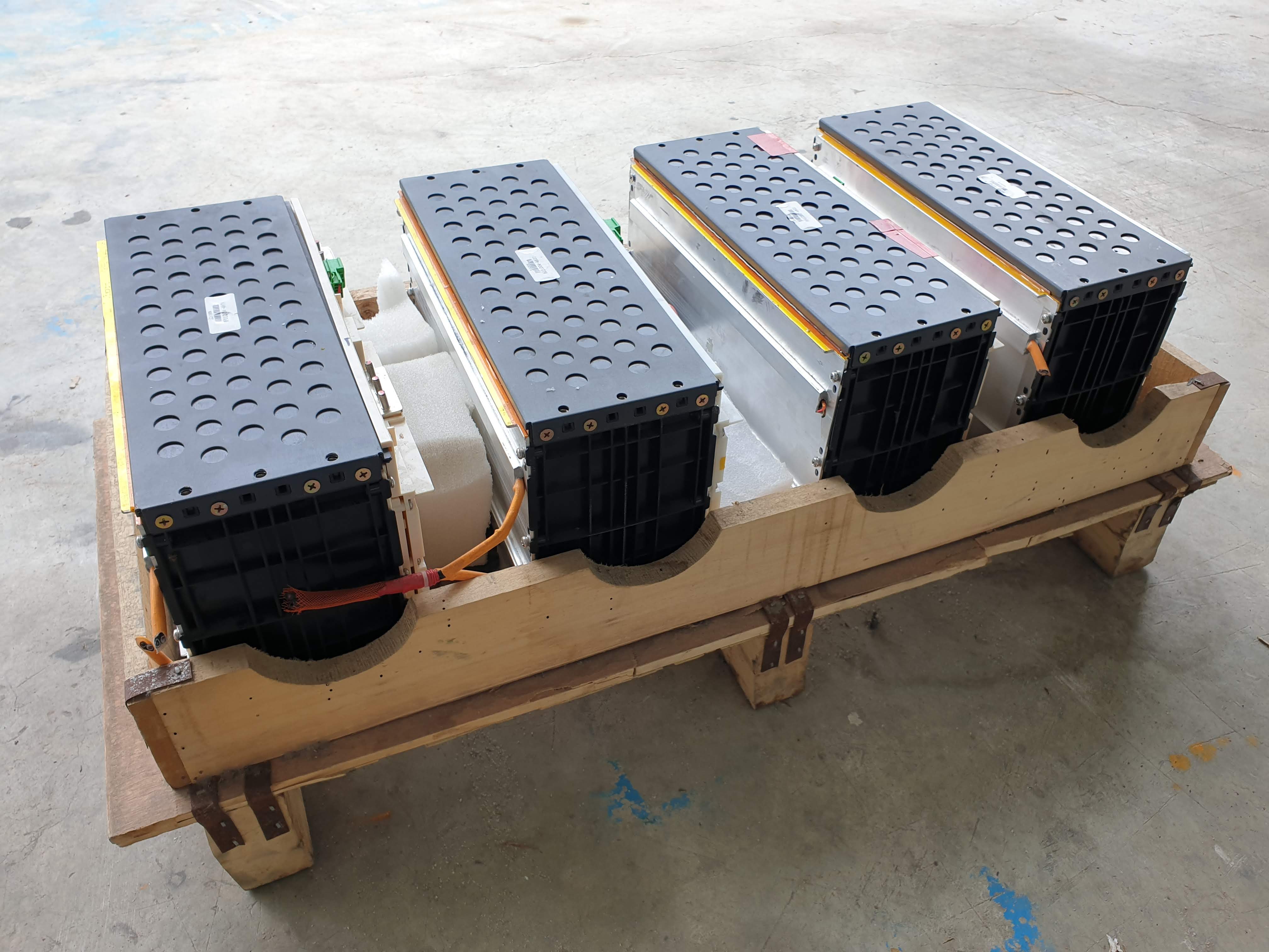 แบตเตอรี่โมดูล 12v 24v 48v 160ah ประกอบตามสั่ง สำหรับงานที่ต้องใช้กระแสสูง