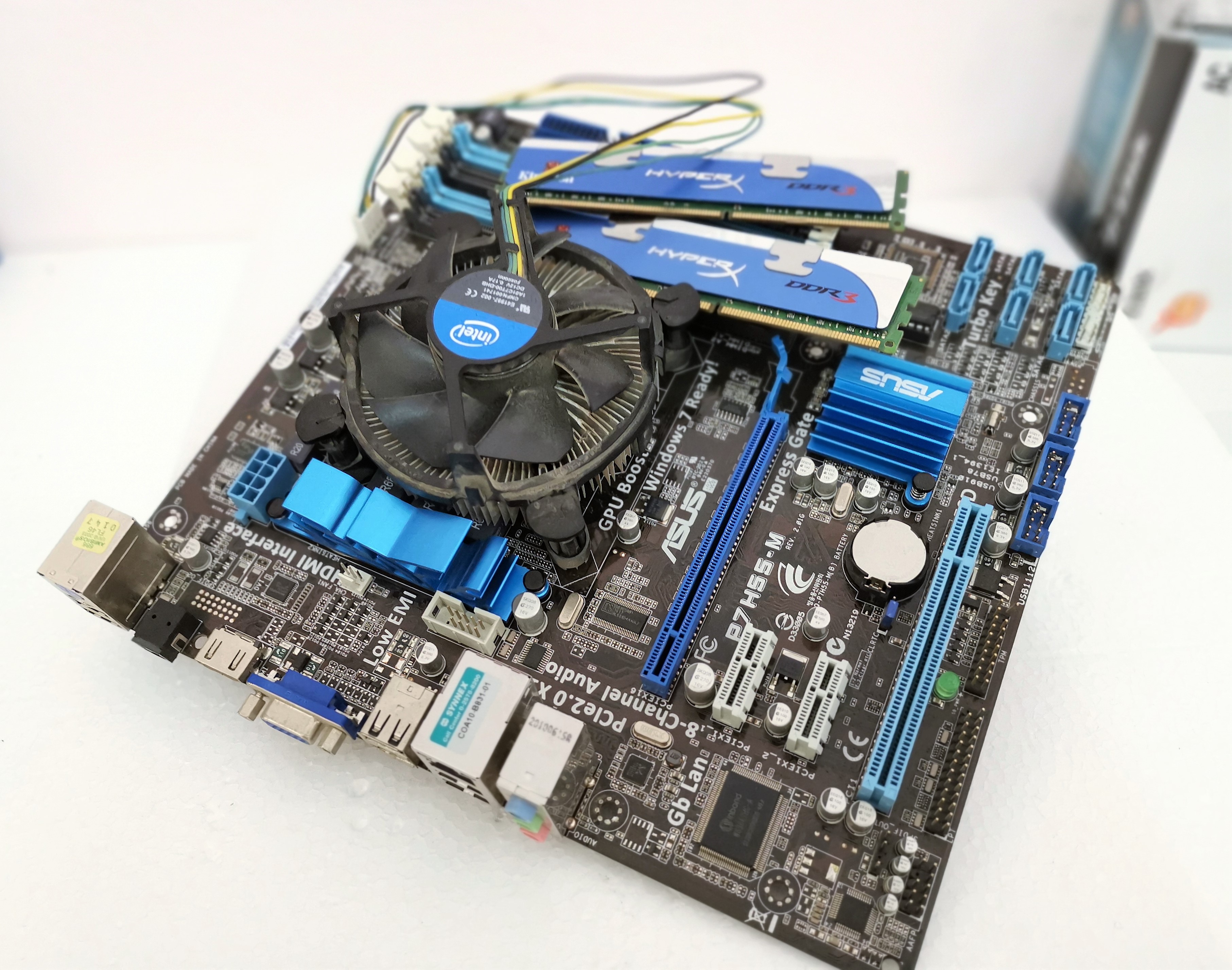 บอร์ด P7H55-M + i5 650 + ram hyper X ddr3 4G(2*2)