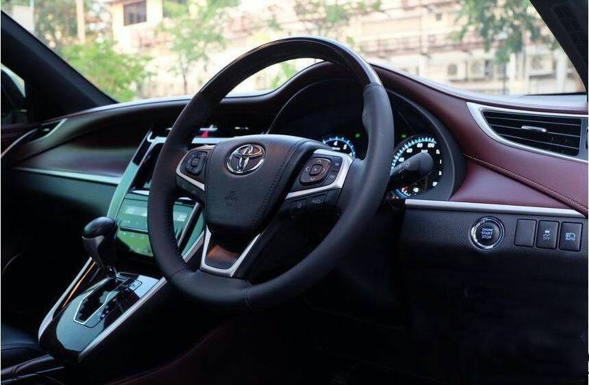 Toyota Harrier 2.0 Premium ปี 2014