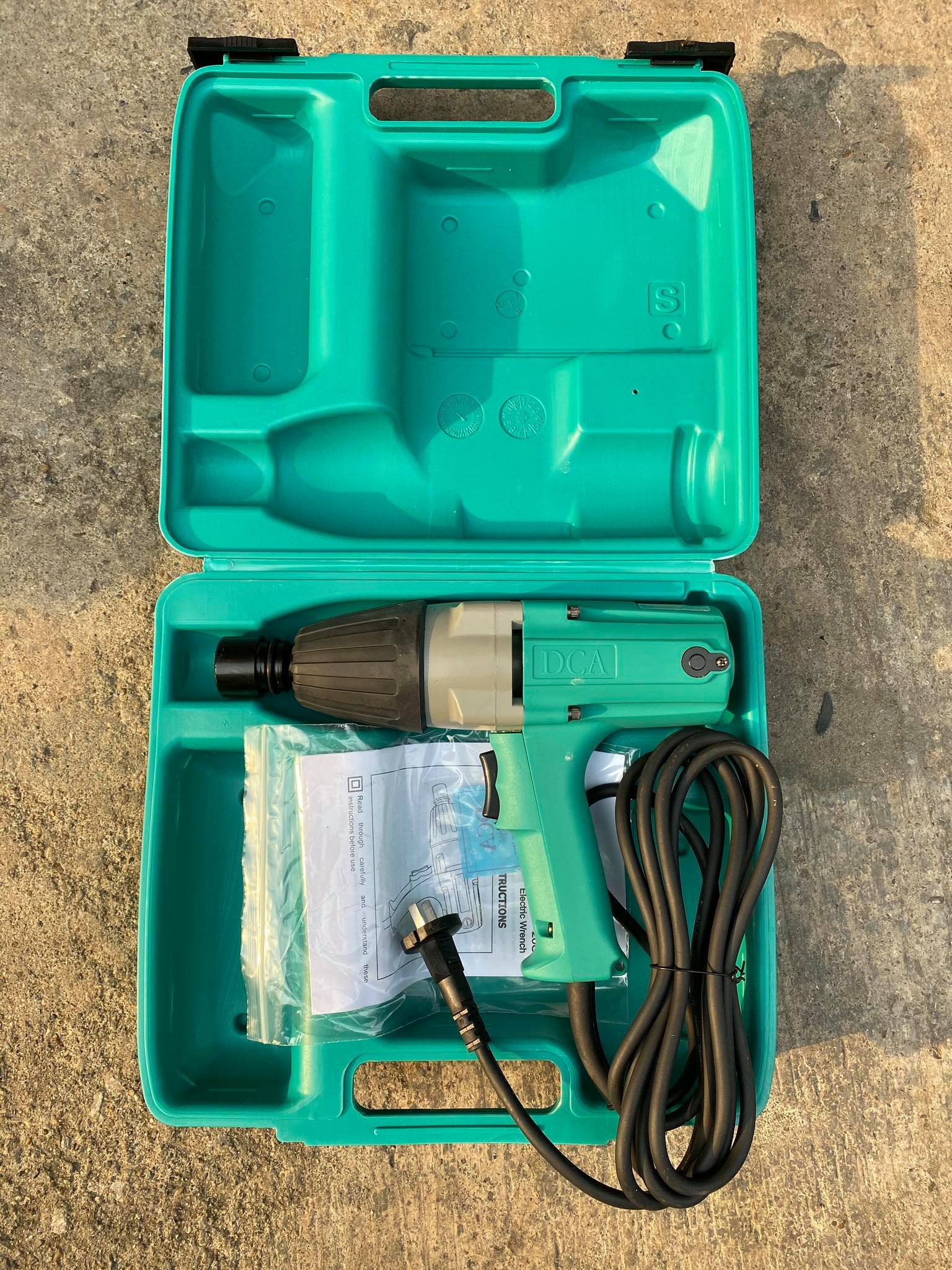 บล็อกไฟฟ้า DCA 4 หุน พร้อมลูกบล็อกเบอร์ 24