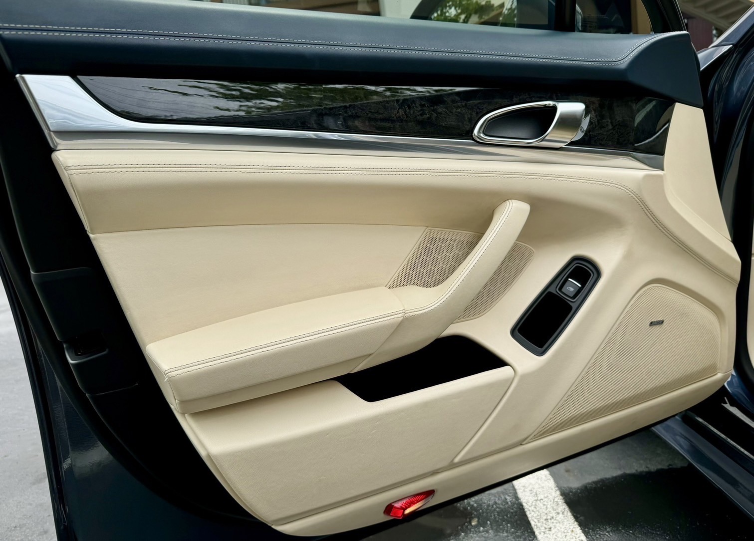 Porsche Panamera 4S ปี 2010
