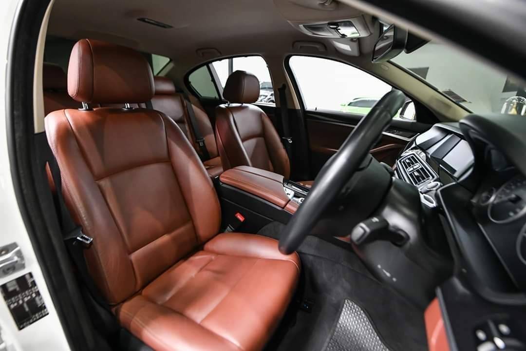 BMW 520d M sport รุ่น Minor change (Lci) ปี 2015