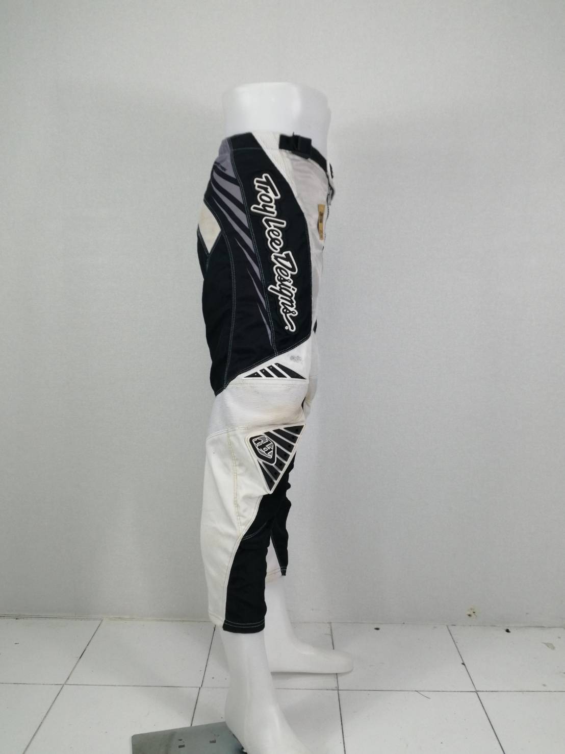 กางเกงขี่มอเตอร์ไซด์ ( มือสอง ) E&A 041 : เอว 28" ยาว 26" ** TLD**