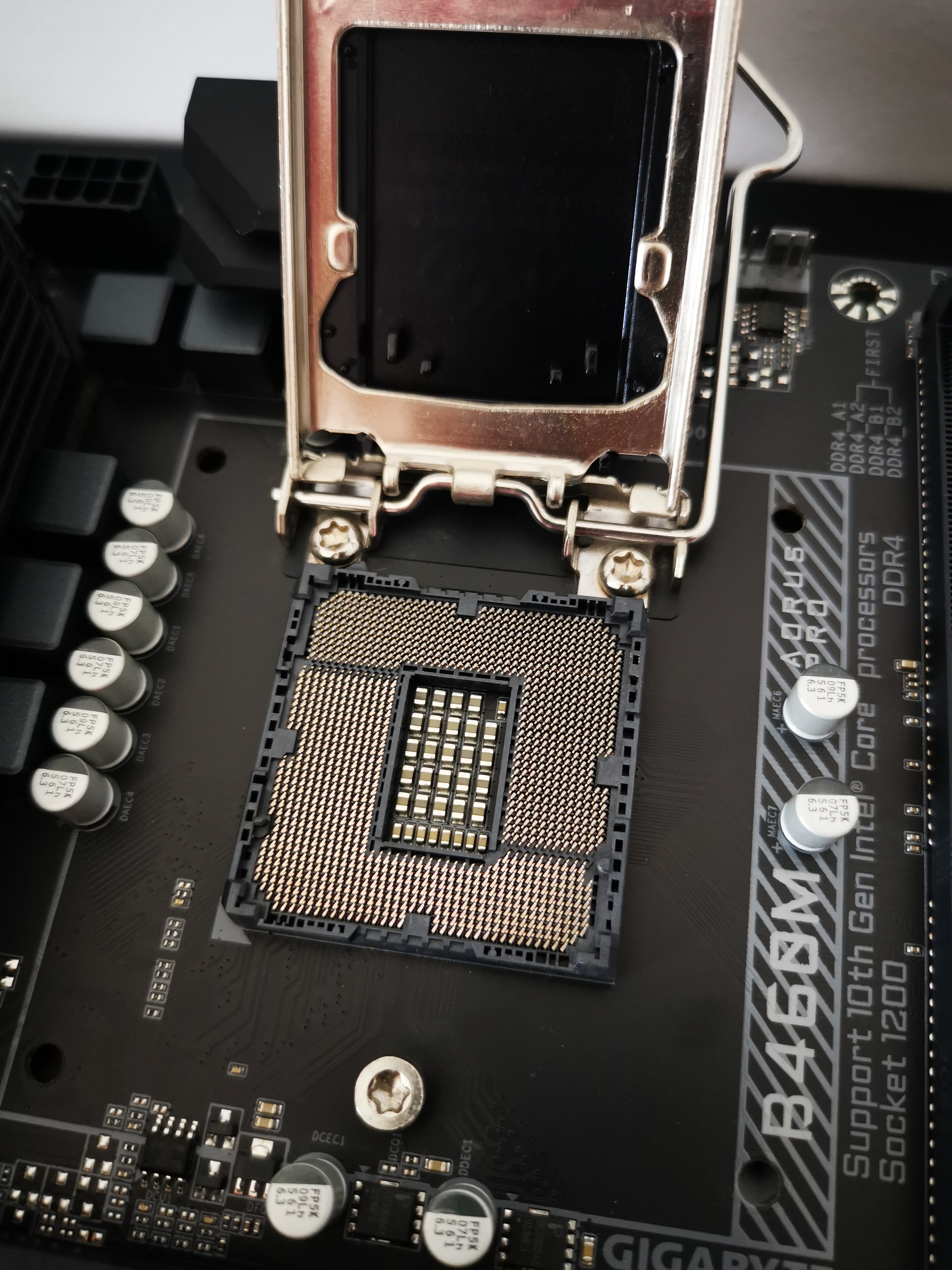 GIGABYTE B460M AORUS PRO