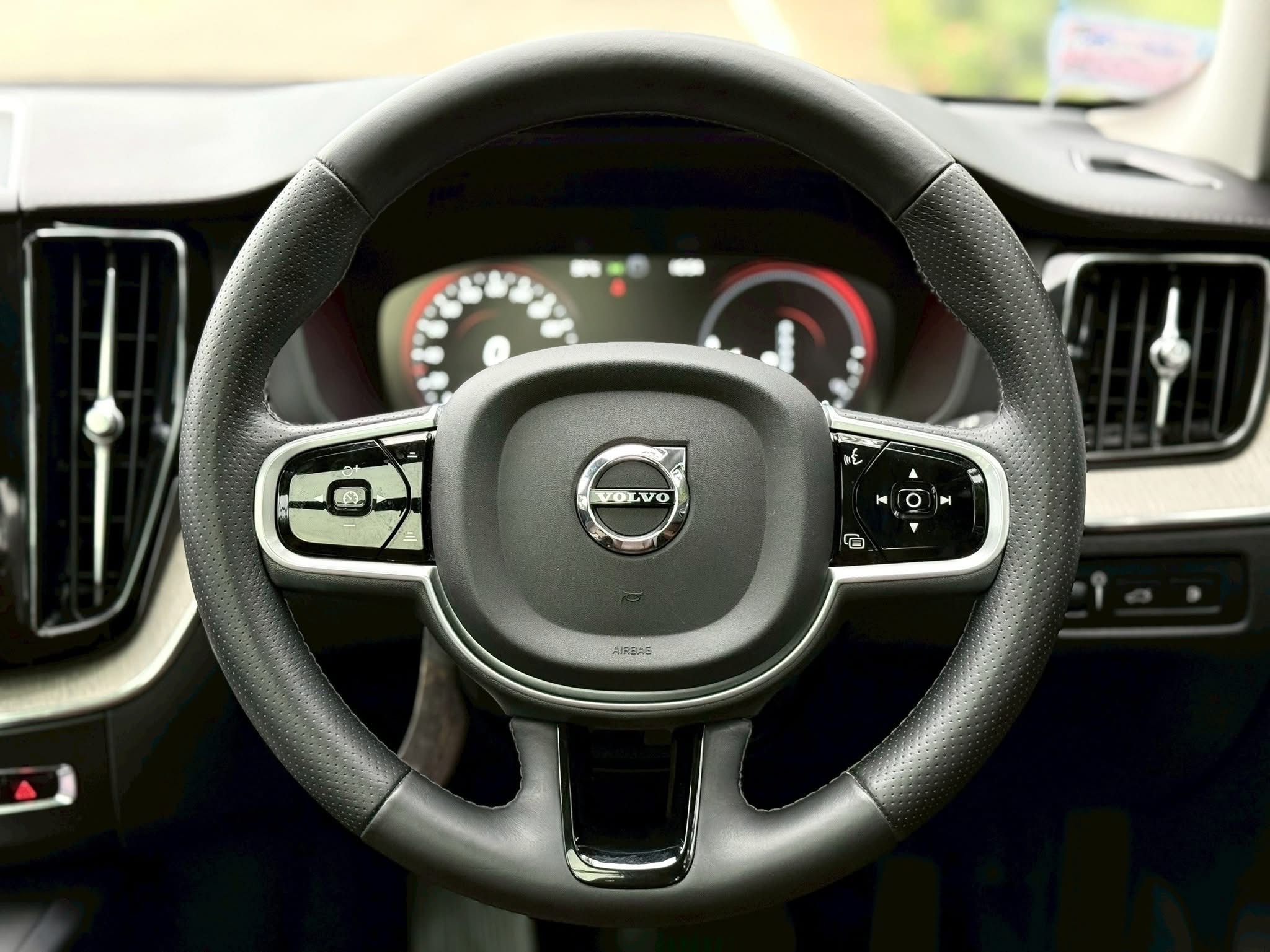 VOLVO XC60 T8 Inscription ปี 2019