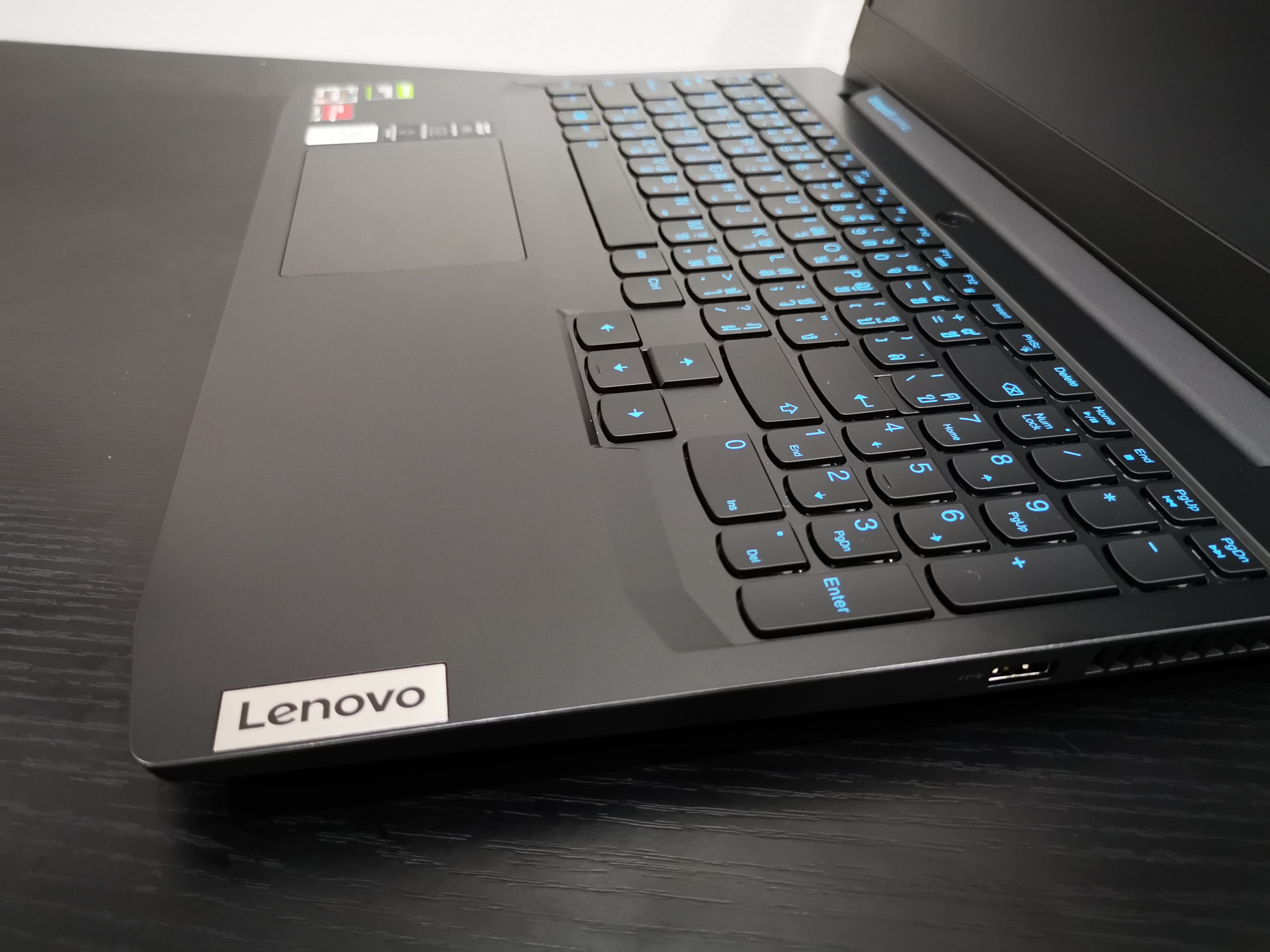 Lenovo IdeaPad Gaming 3-82EY006UTA
