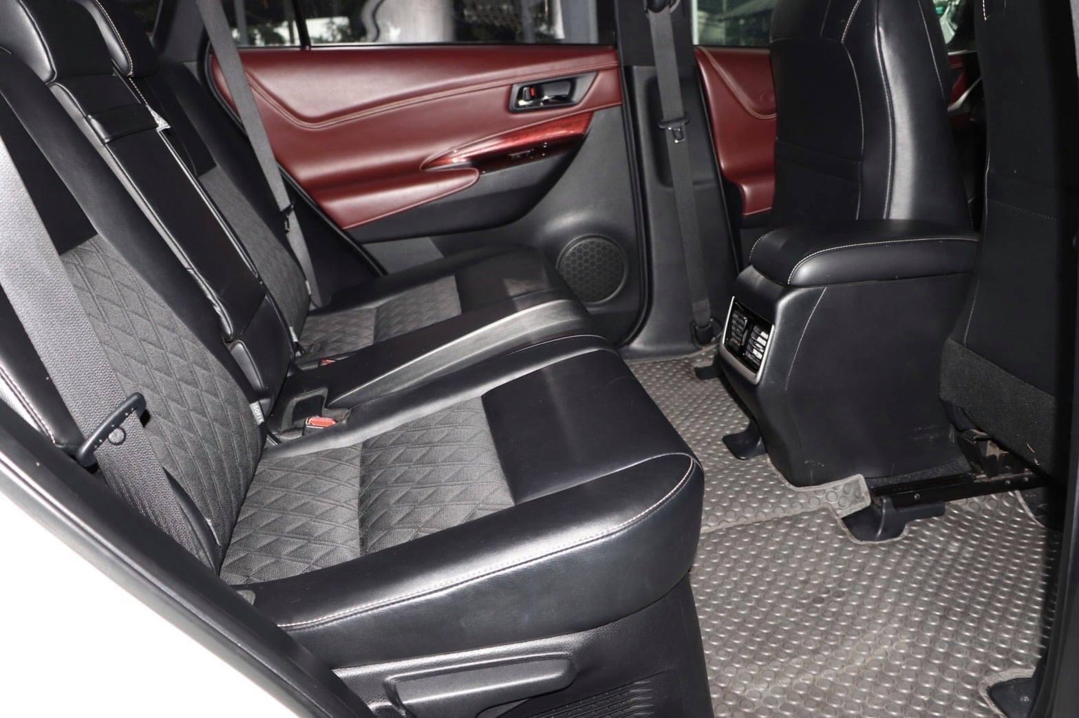TOYOTA HARRIER 2.0 Premium ปี2014