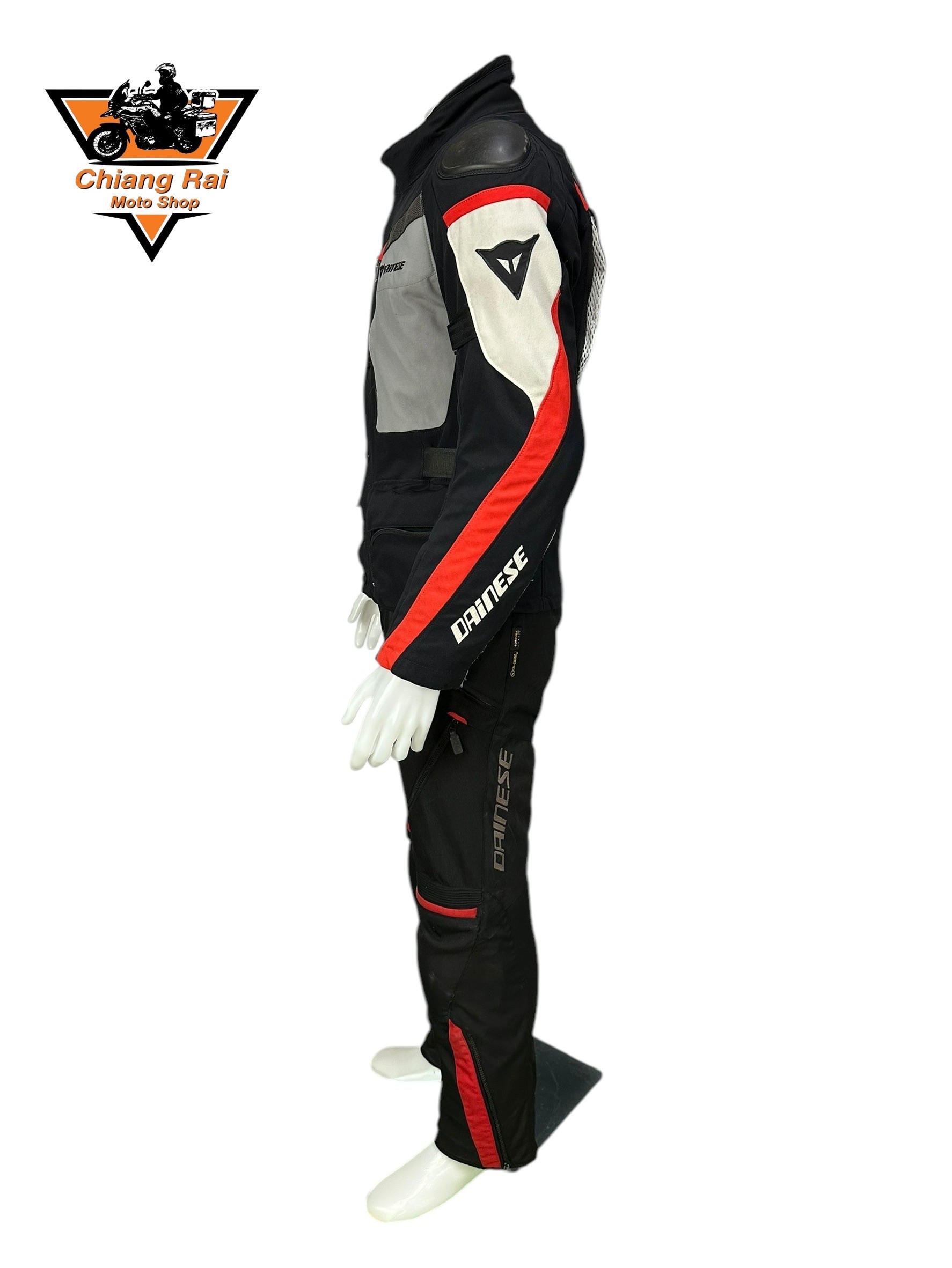 ชุดสำหรับขี่มอเตอร์ไซด์ (มือสอง) SET 027 ชุดทัวริ่ง เสื้อการ์ด + กางเกง ยี่ห้อ***dainese***