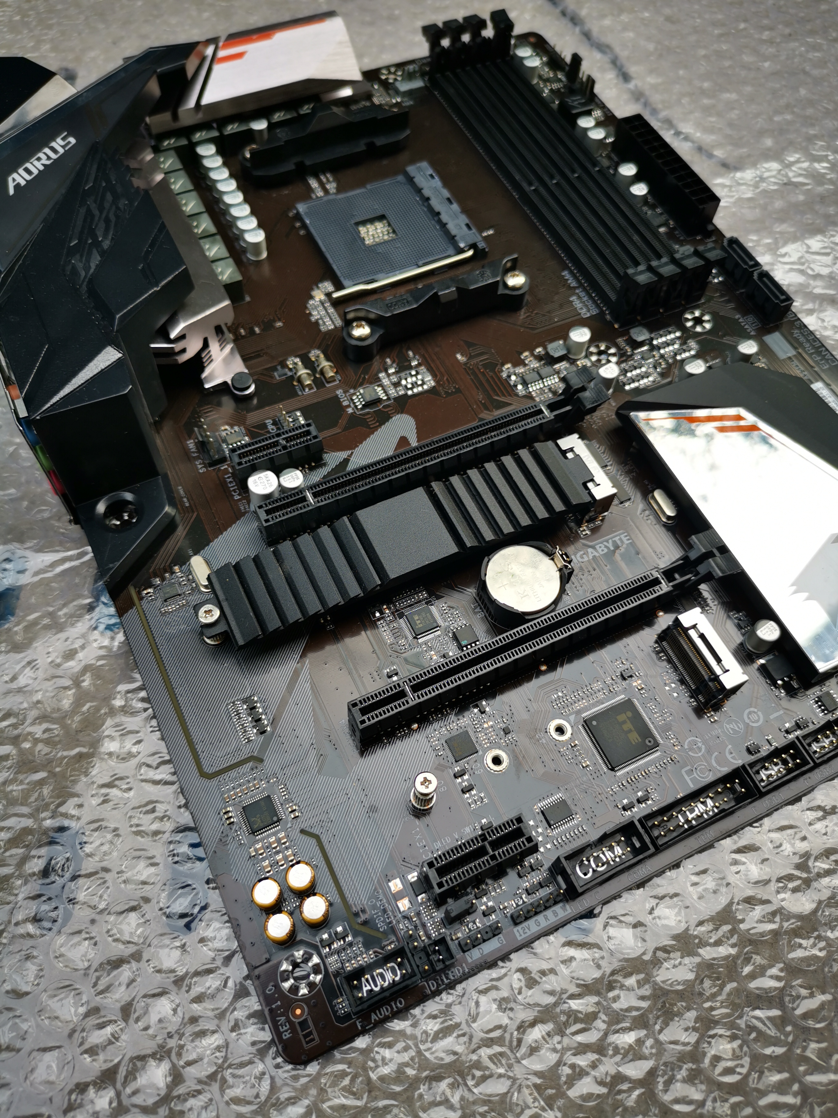 GIGABYTE B450 AORUS ELITE