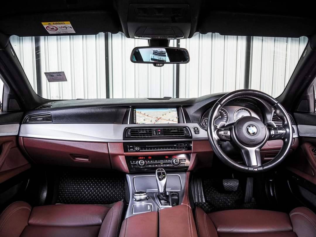 BMW 528i M Sport LCI ปี 2015 สีดำ