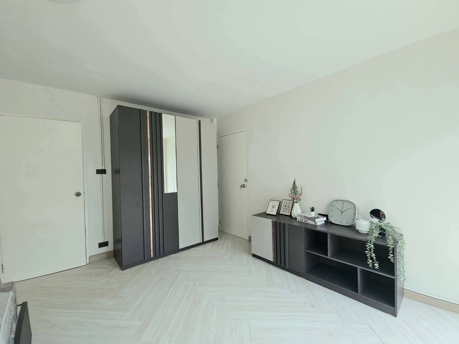 ให้เช่า ทาวน์เฮ้าส์ 3 ชั้นรีโนเวทใหม่ทั้งหลัง อยู่ใกล้ mrtแยกนนทบุรี1 และ mrtบางกระสอ แค่ 1 กม. เท่านั้น!!!