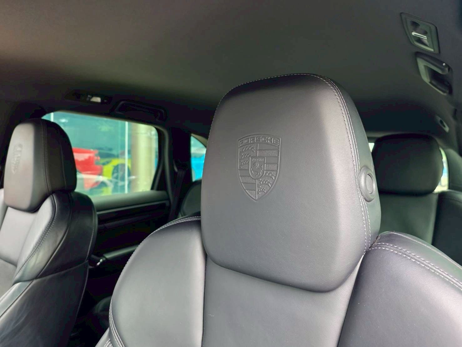 Porsche Cayenne Platinum edition ปี 2017