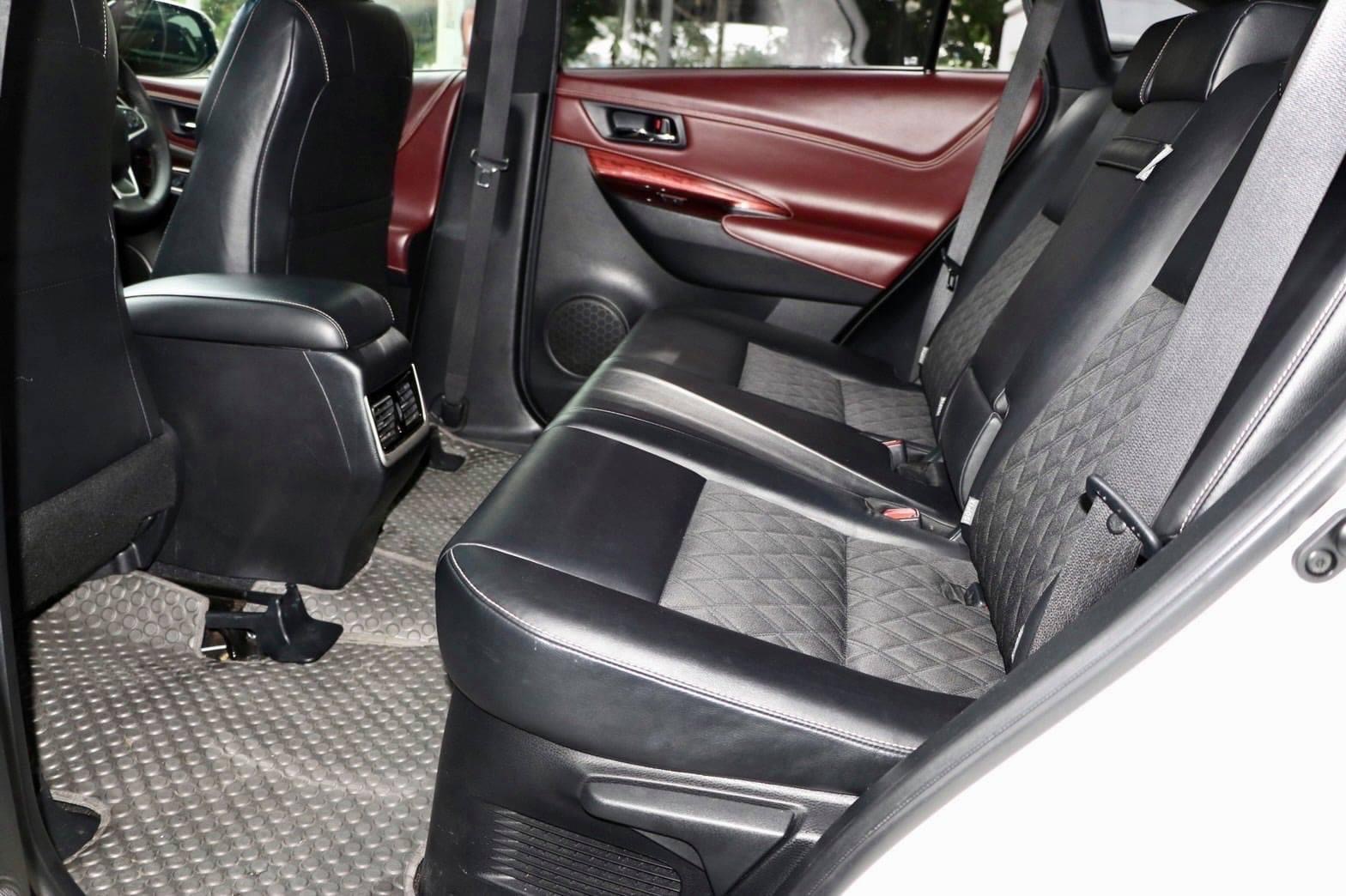 TOYOTA HARRIER 2.0 Premium ปี2014