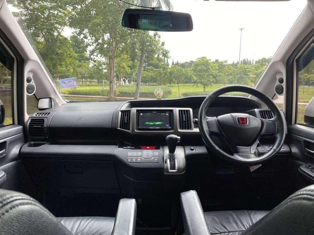 HONDA Stepwagon Spada ปี 2012