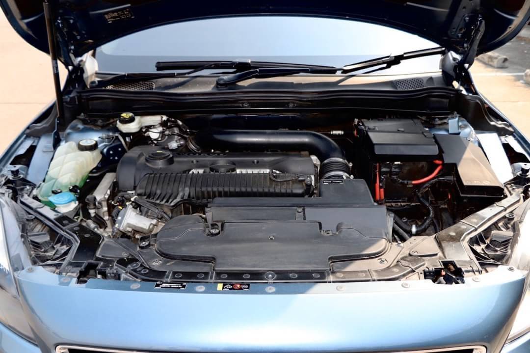 VOLVO V40 2.0 T5 Cross Country 4wd ปี2015