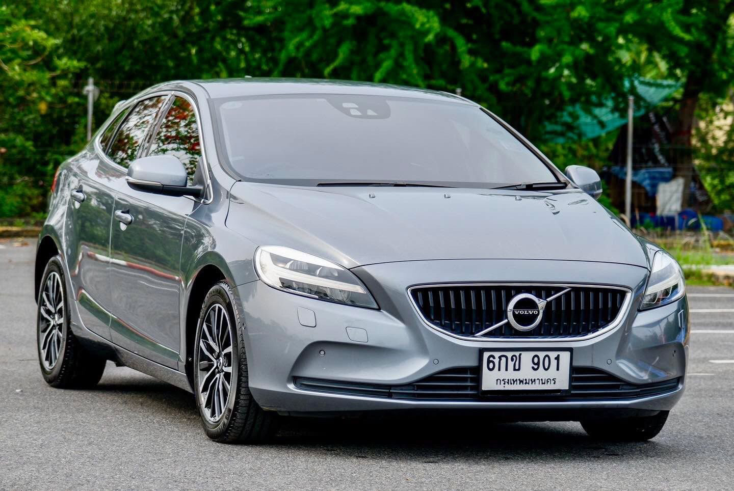 Volvo V40 T4 Hatchback โฉม Facelift ปี 2017