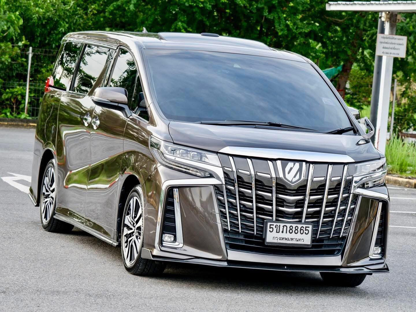 Toyota Alphard 2.5 SC Package จดทะเบียนปี 2021