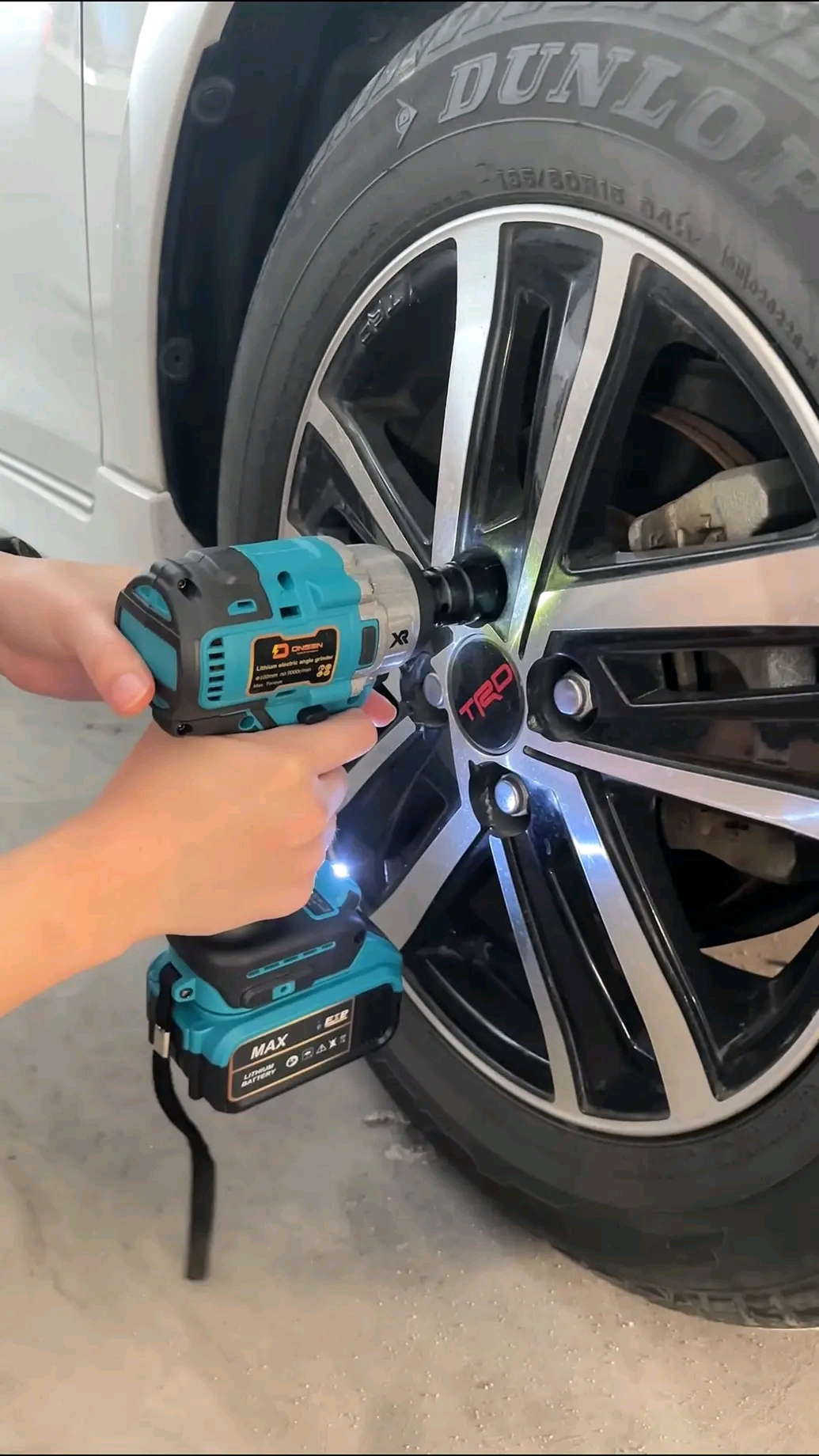 บล็อกแบต / บล็อกไฟฟ้าไร้สาย ยี่ห้อ ONSEN 3in1 สีฟ้า