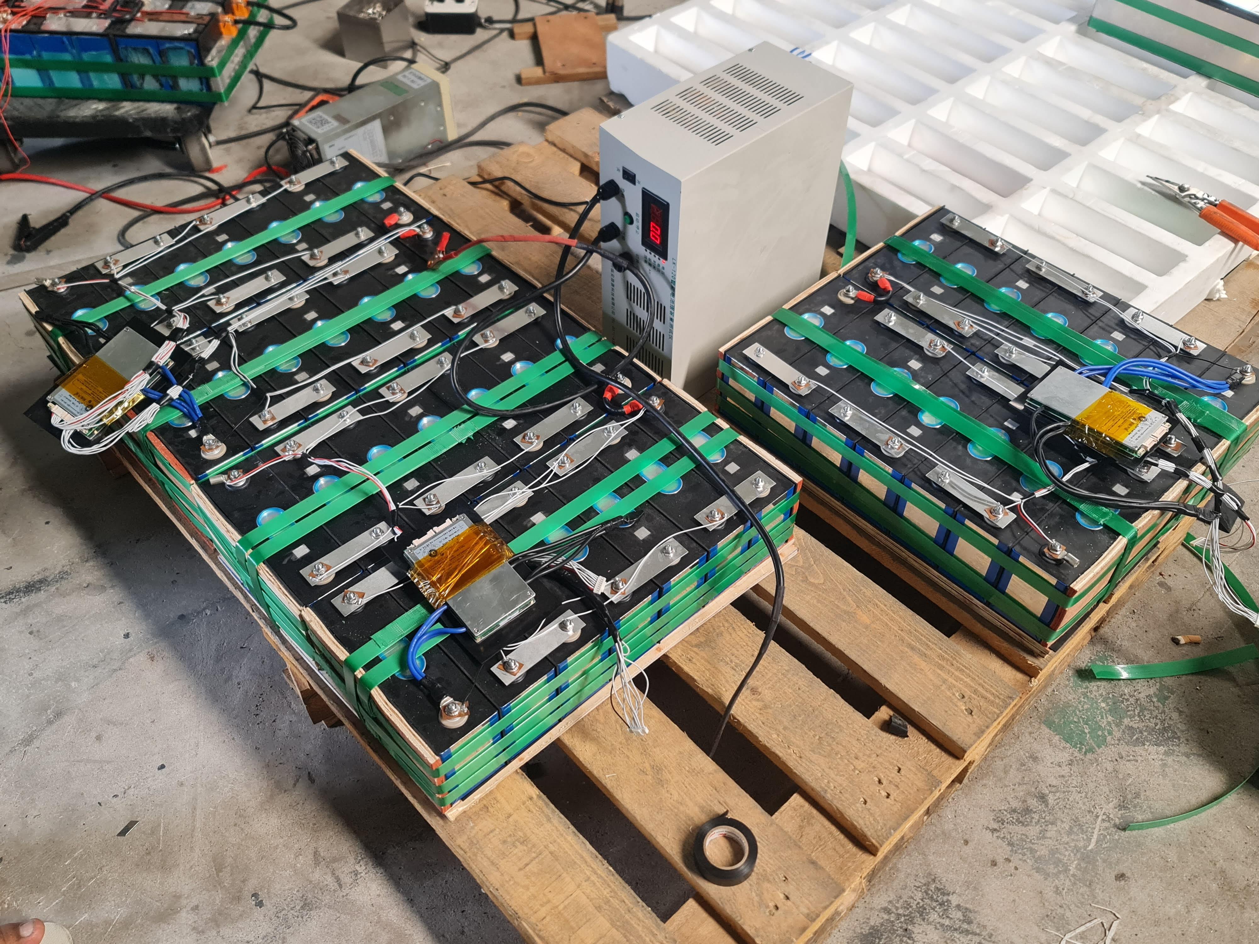 แบตเตอรี่ลิเธียมประกอบตามสั่งลูกค้า ระบบ 24v 48v 200ah 234ah 242ah 244ah