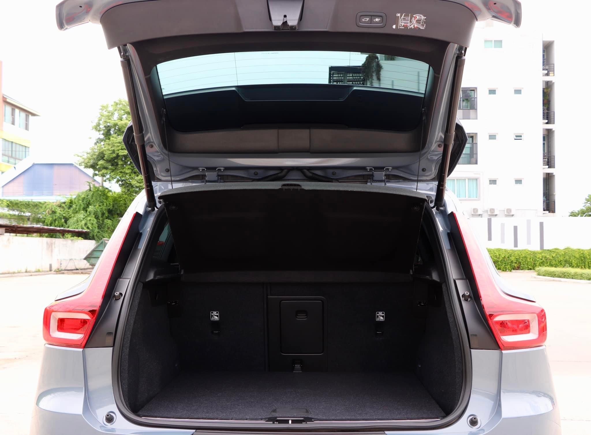 VOLVO XC40 2.0T5 Inscription ปี2021