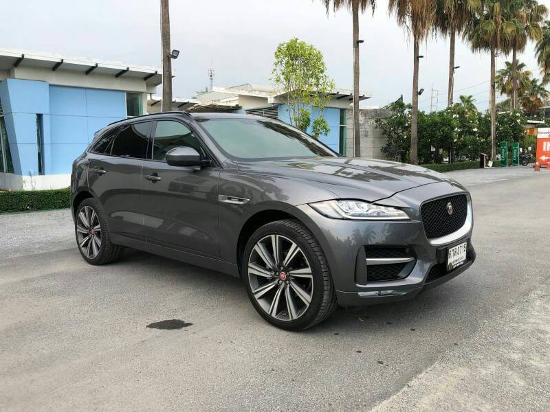 Jaguar F-Pace สีเทา ปี 2017