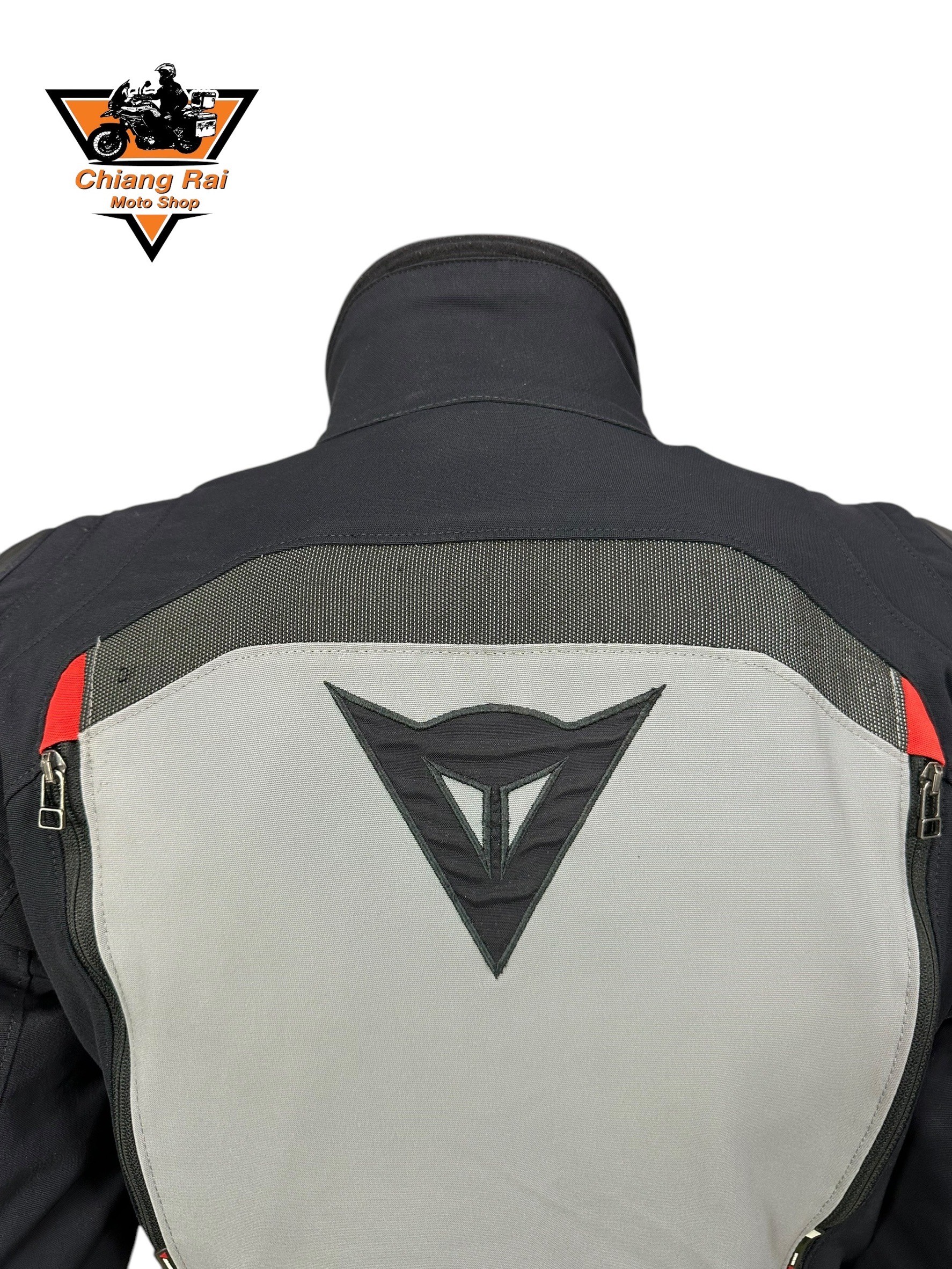 ชุดสำหรับขี่มอเตอร์ไซด์ (มือสอง) SET 027 ชุดทัวริ่ง เสื้อการ์ด + กางเกง ยี่ห้อ***dainese***