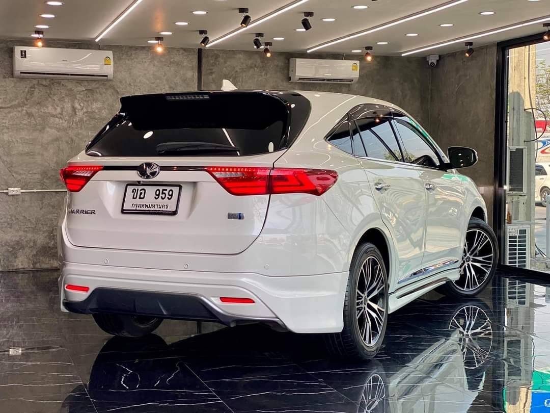 Toyota Harrier Hybrid Premium Advance Package ปี 2016