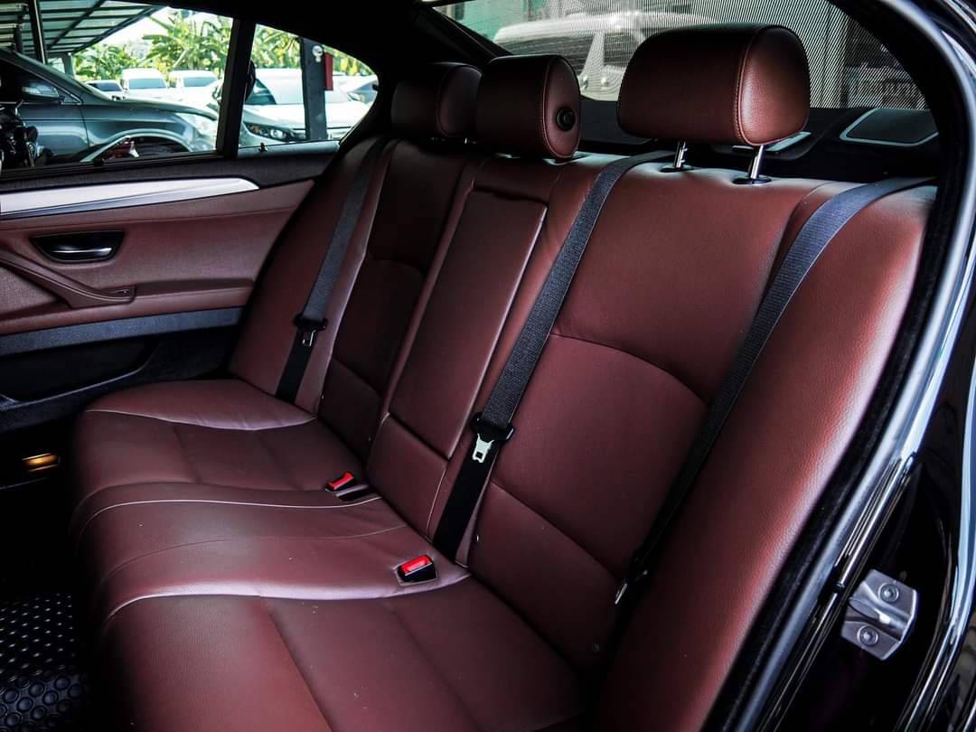 BMW 528i M Sport LCI ปี 2015 สีดำ
