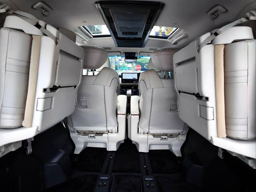 LEXUS LM350h 2.5 Executive 4WD 7 Seats Van ปี 2024