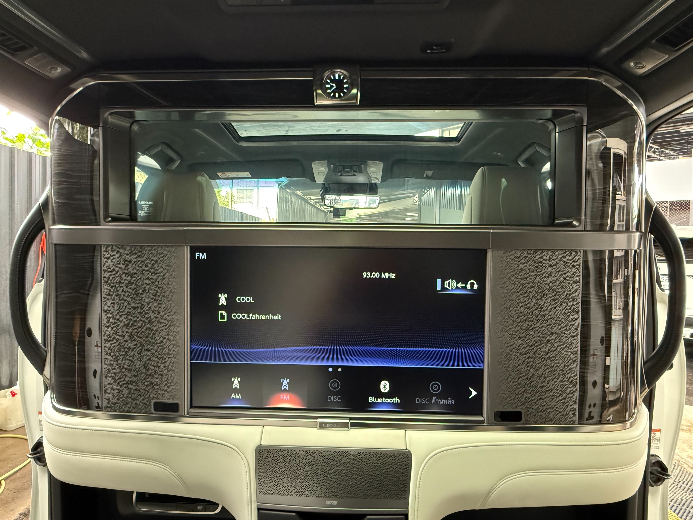 Lexus LM 300h Executive 4 seat ปี 2021