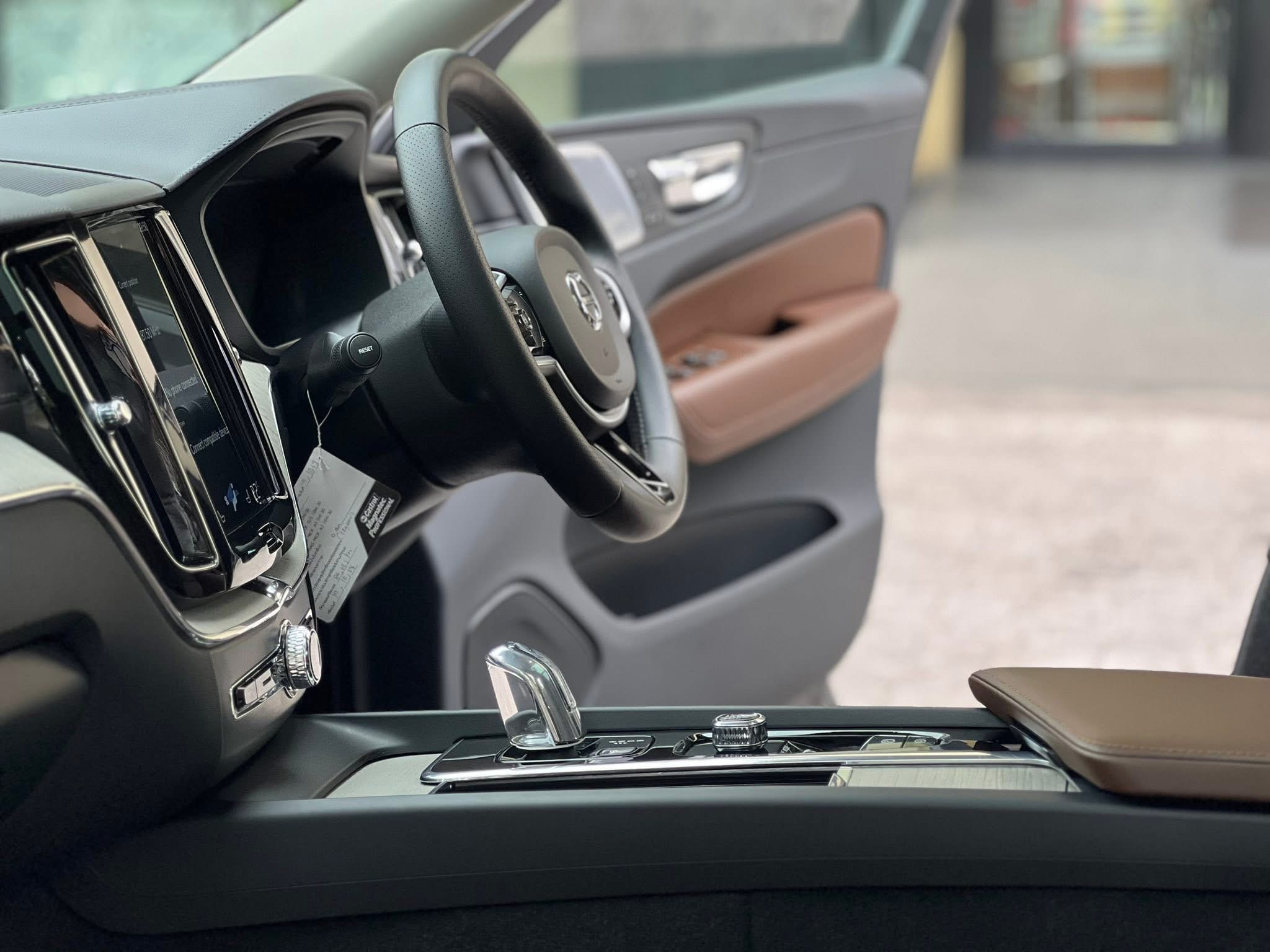 VOLVO XC60 T8 Incription AWD ปี 2019