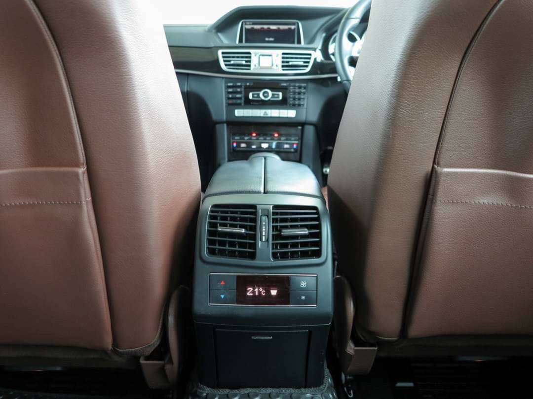 Mercedes Benz E300 Bluetec Hybrid AMG Facelift ปี 2015