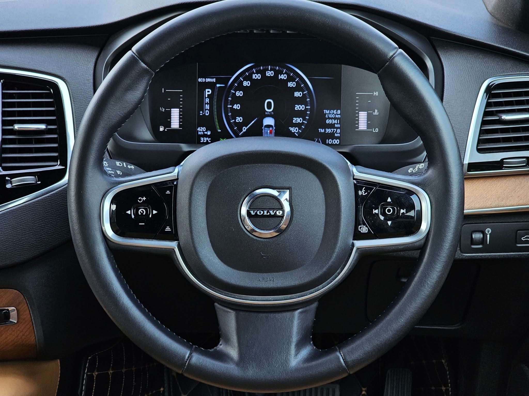 VOLVO XC90 2.0 D5 AWD MOMENTUM ปี 2017