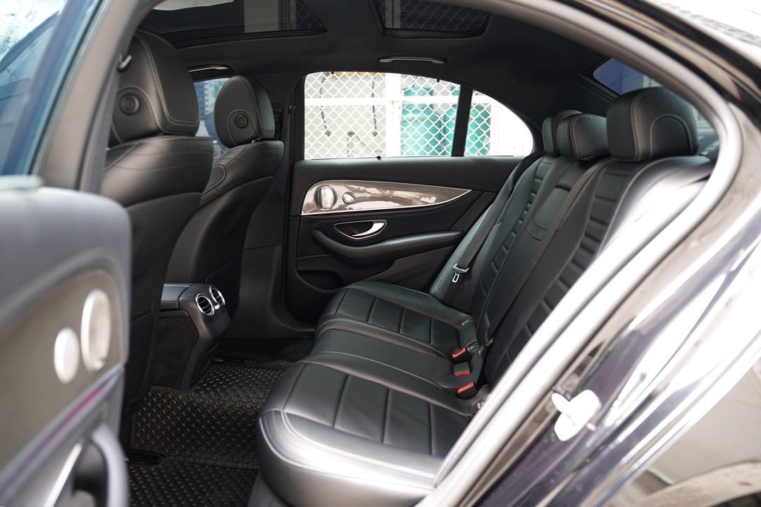 Mercedes Benz E220d AMG Dynamic W213 ปี 2017