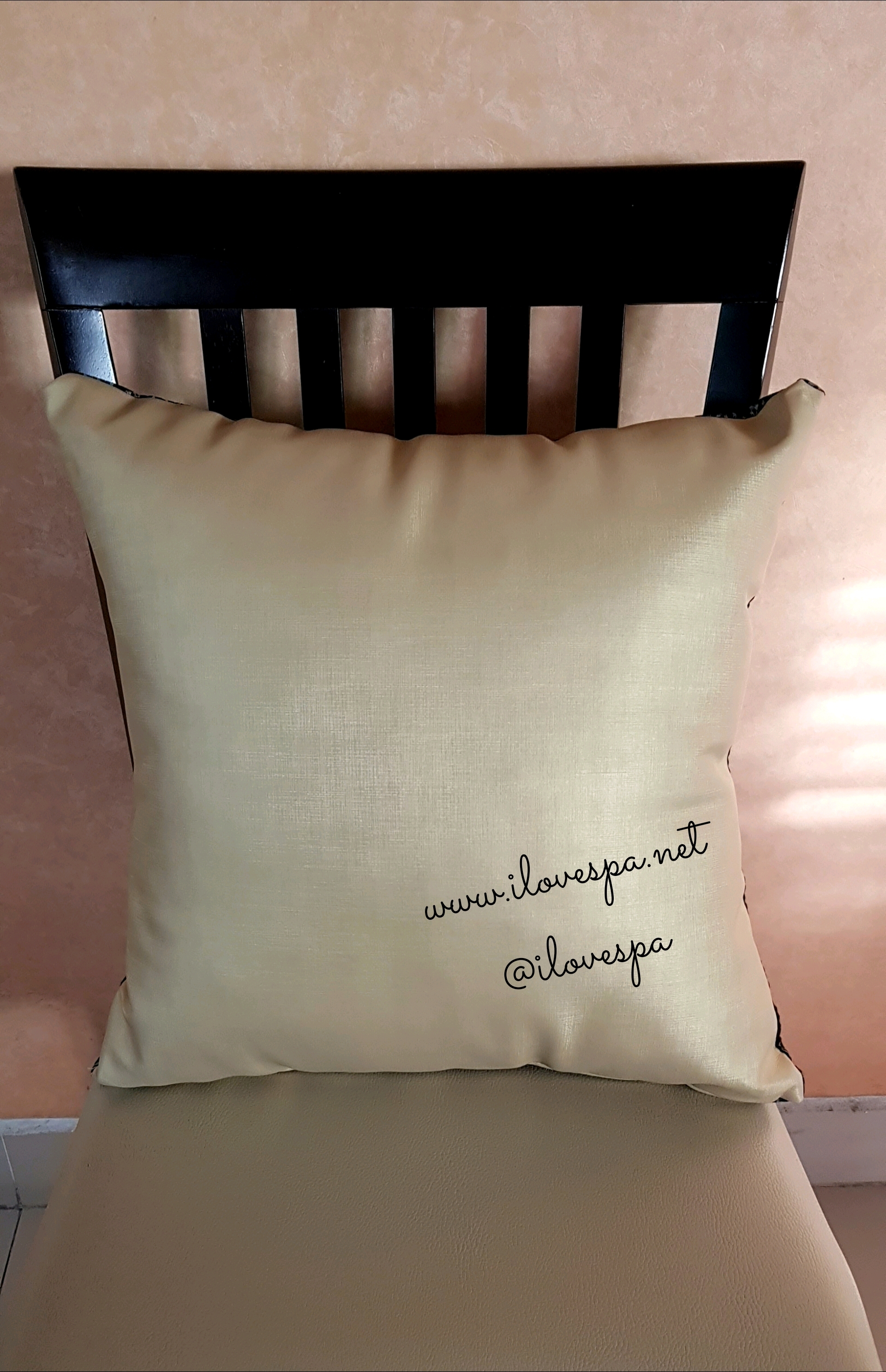 หมอนอิง จากผ้าฝ้ายหมักโคลน