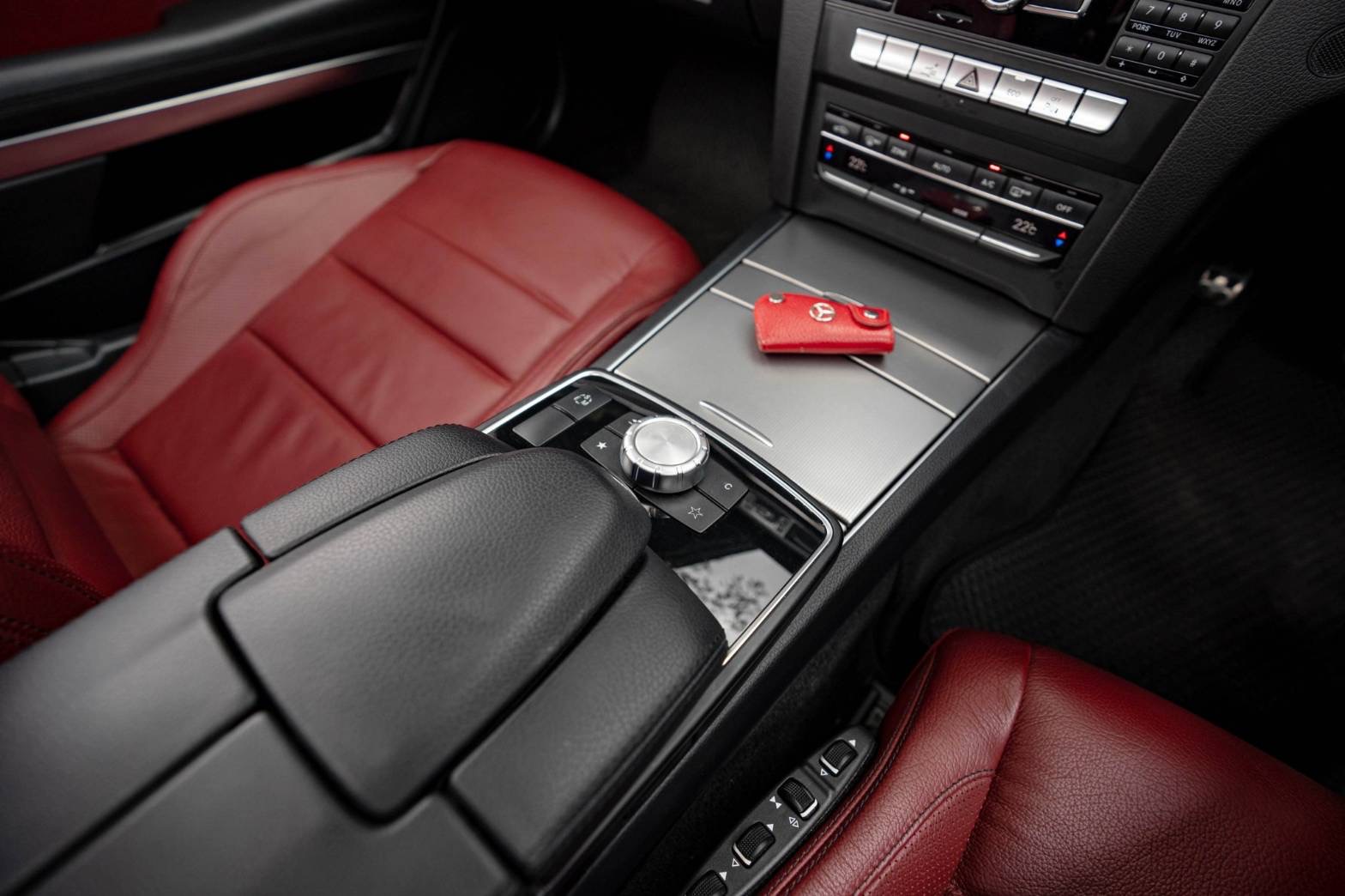 Mercedes Benz E200 Coupe AMG สีบรอนซ์ W207 facelift ปี 2015