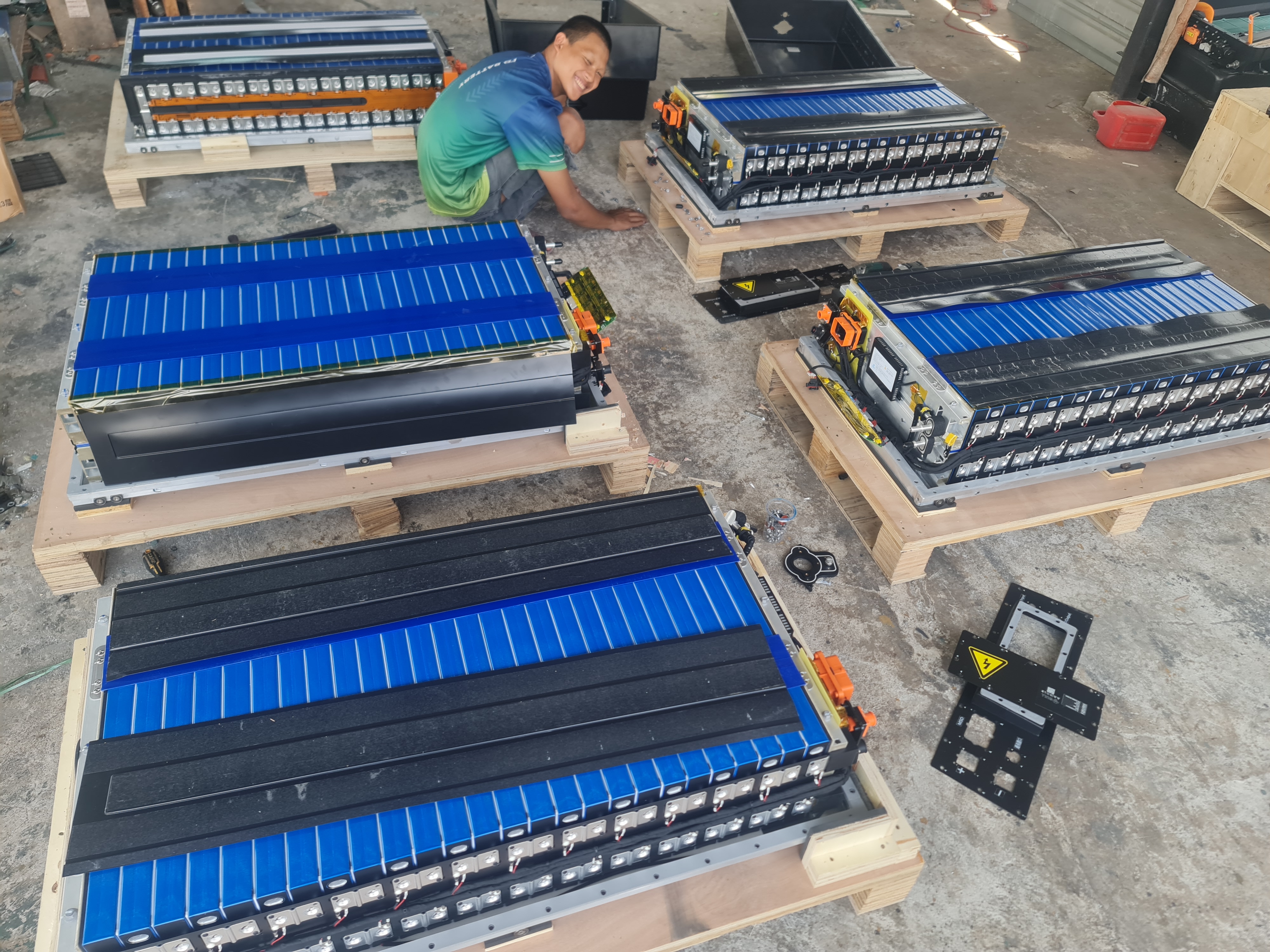 แบตเตอรี่ลิเทียม ประกอบแบตโฟคลิฟท์ตามสั่ง รถยกไฟฟ้า forklift 24v 48v