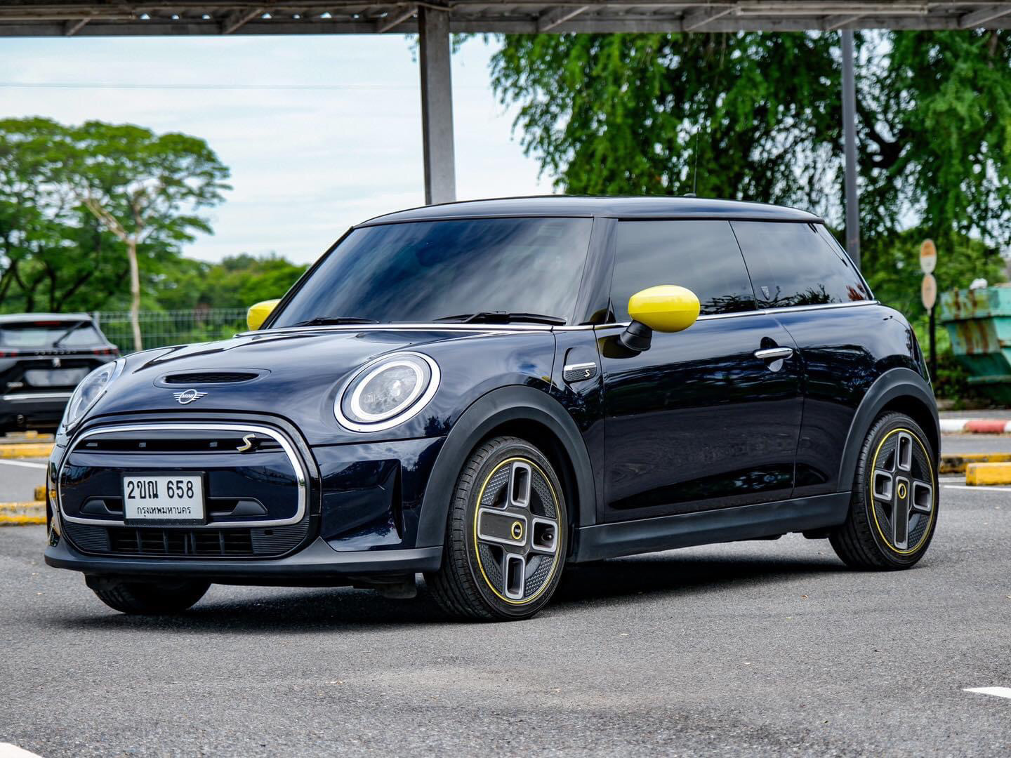 MINI Cooper SE MINI Yours Enigmatic Black Metallic ปี 2021
