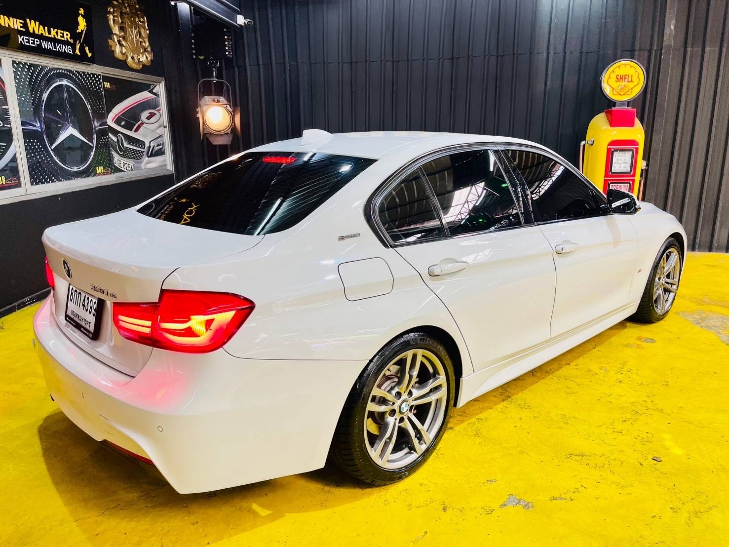 BMW 330e M-SPORT LCI ปี2018