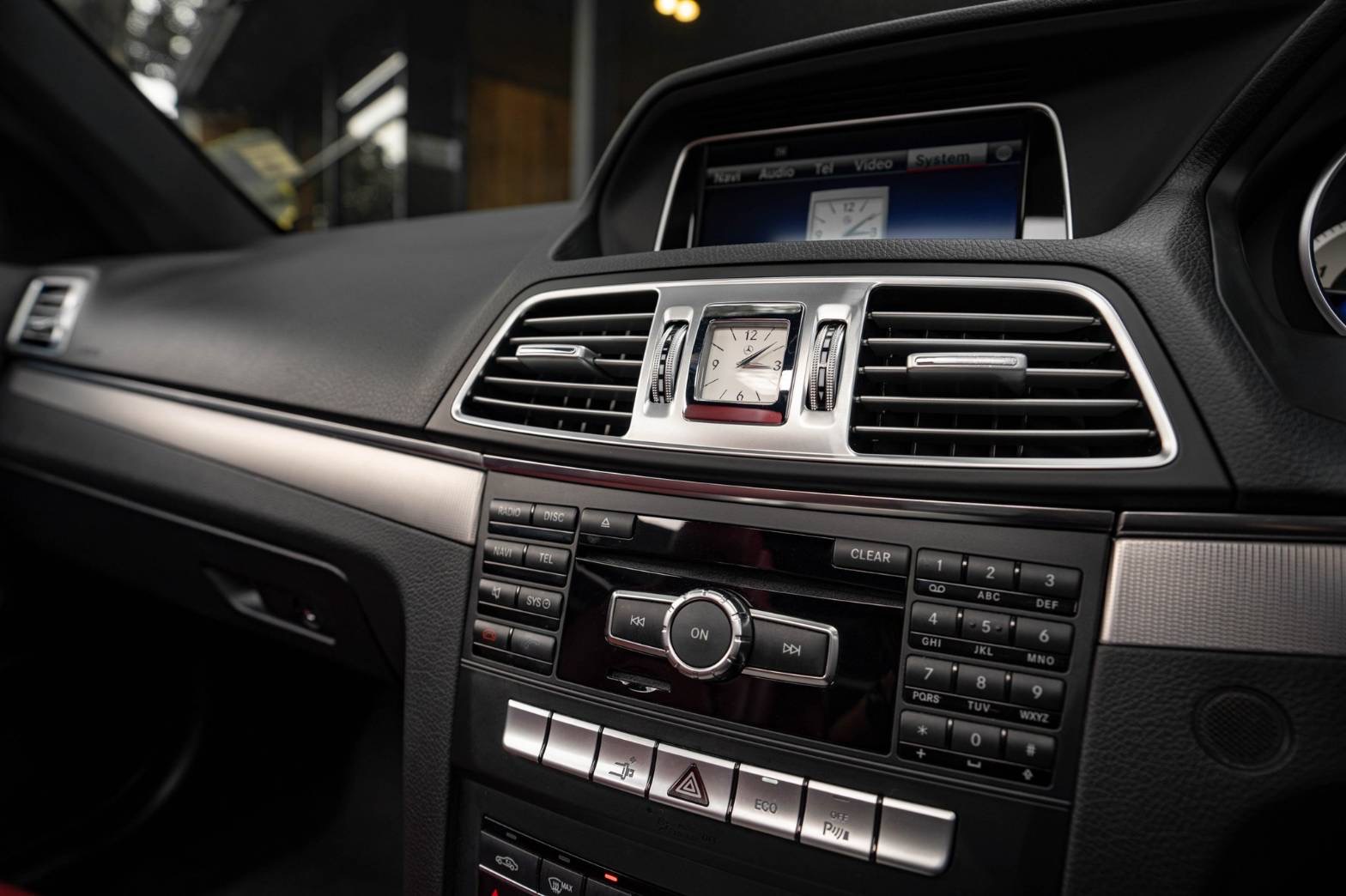 Mercedes Benz E200 Coupe AMG สีบรอนซ์ W207 facelift ปี 2015