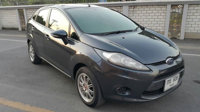 FORD FIESTA ปี 2012