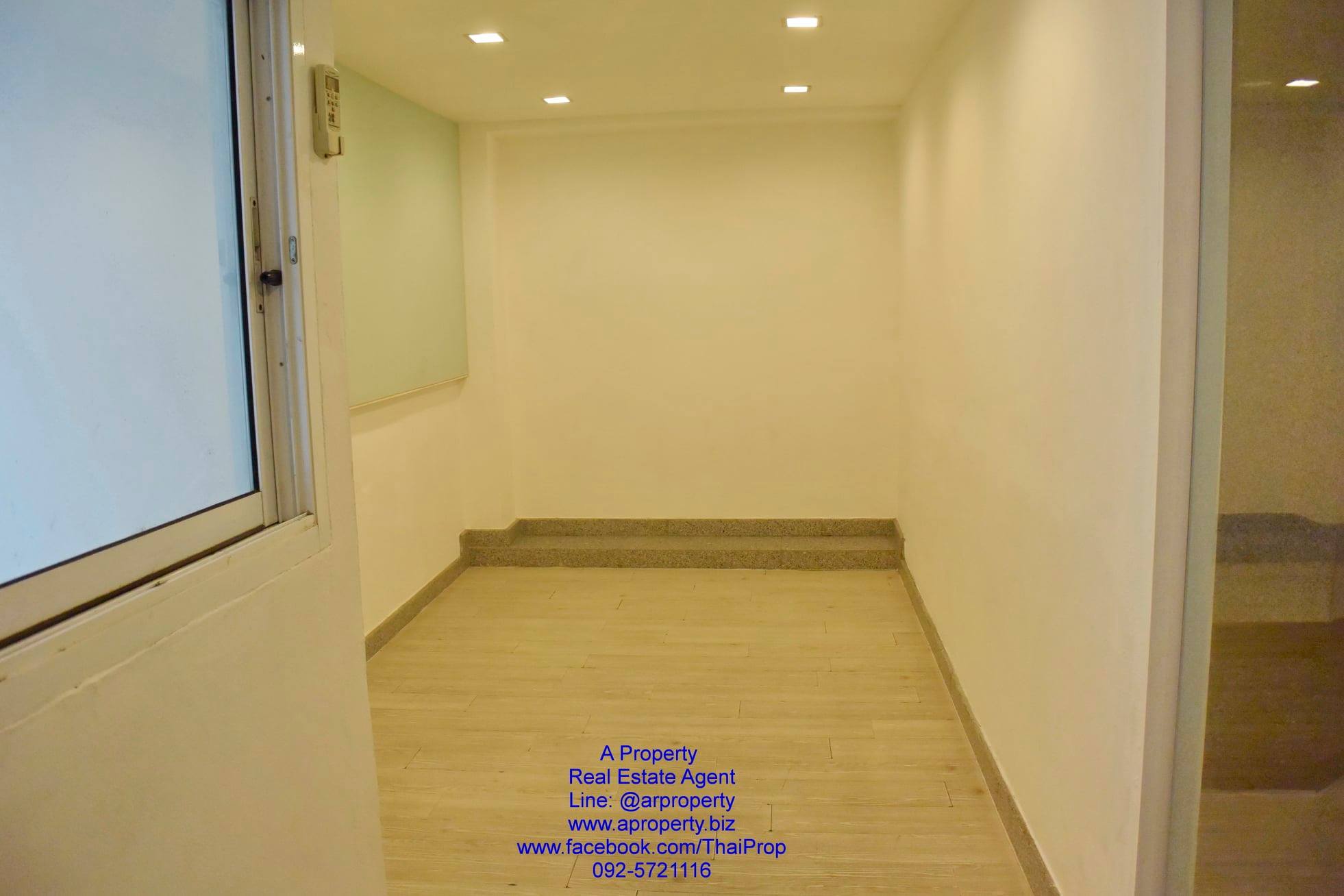 ให้เช่า Office เฉพาะชั้น ในซอยอารีย์