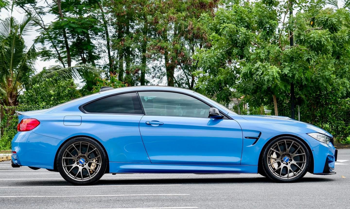 BMW F82 M4 Coupe Yas Marina Blue ปี 2015