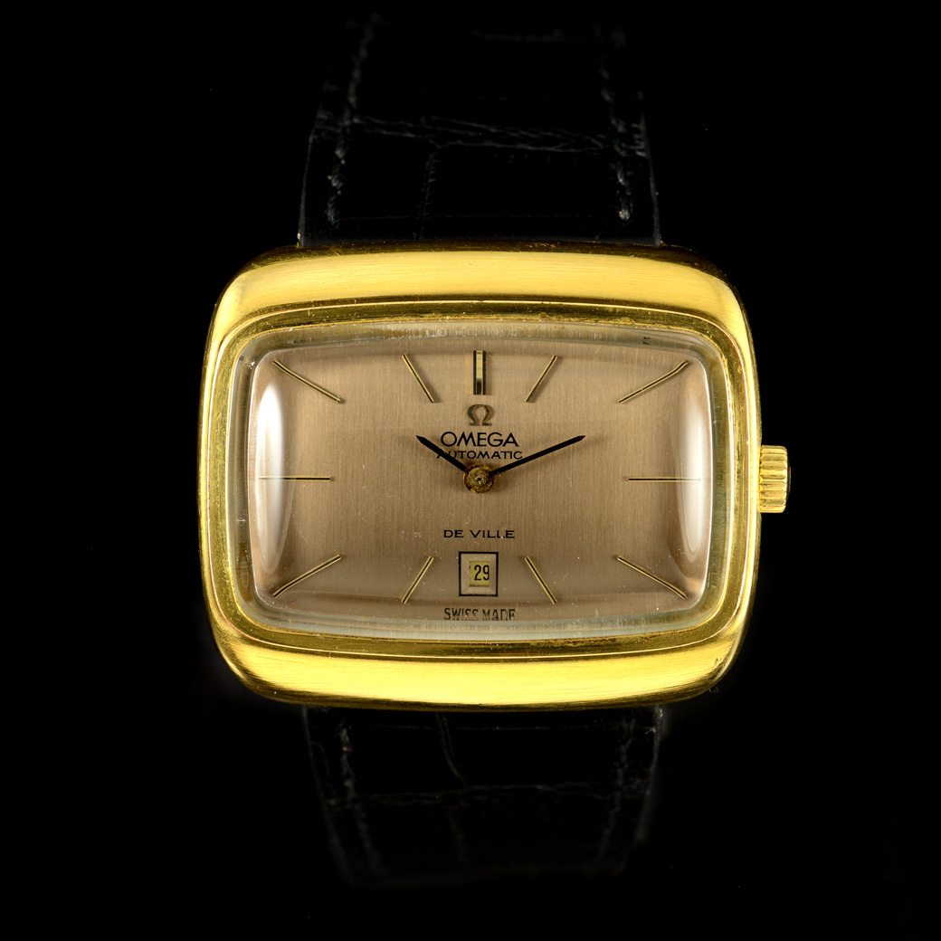 Omega De Ville หน้าปัดสีทองเข้ม กะไหล่ทอง ทรงสีเหลี่ยมผืนผ้า Automatic ขนาด 31x36 mm