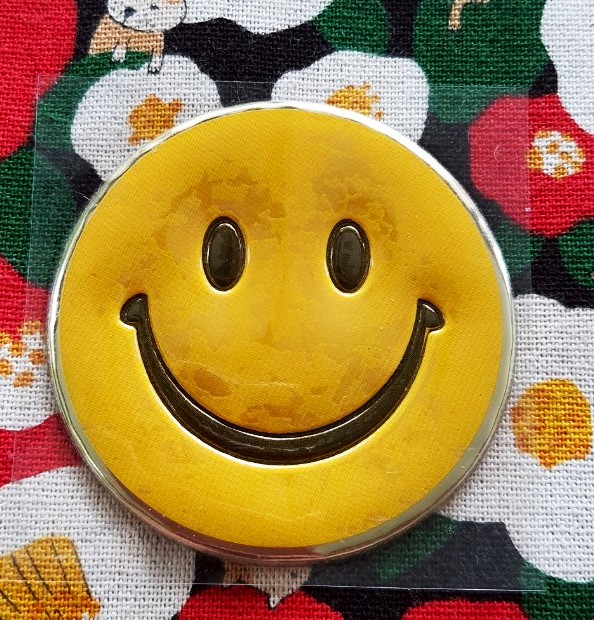 สติ๊กเกอร์ logo สไมลีย์ (Smiley) Sticker หนาไม่บาง จากญี่ปุ่น Size : 5.5 cm