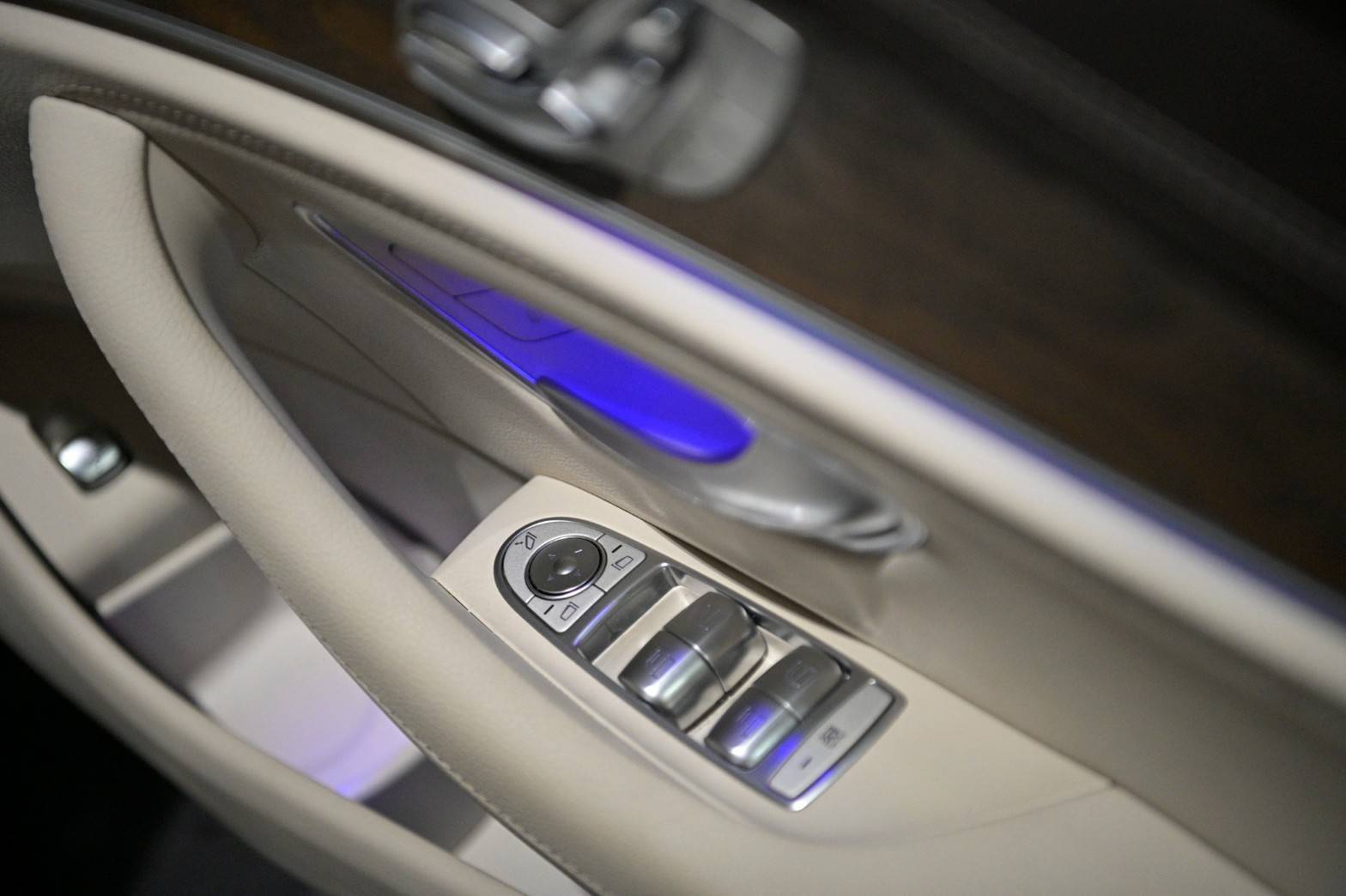 Mercedes-Benz E350e Exclusive ปี 2018