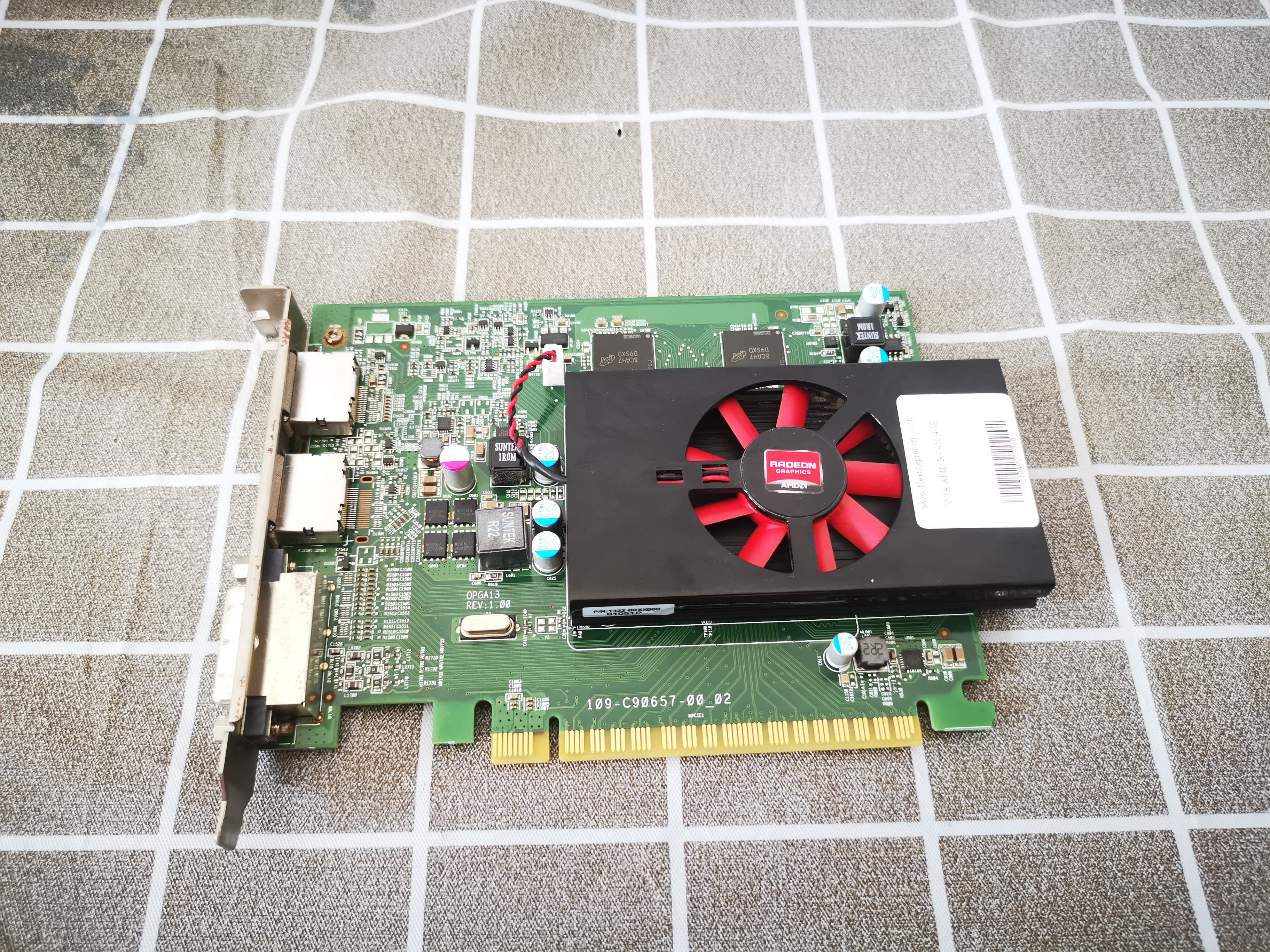 VGA AMD R7 450 4GB