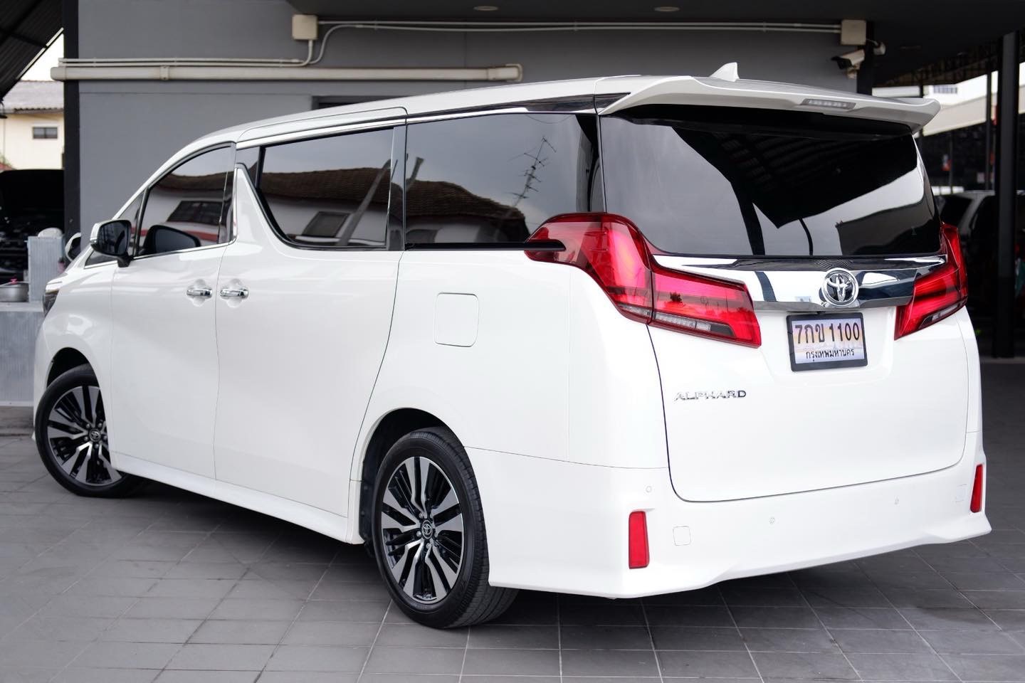 TOYOTA Alphard 2.5 SC Package Topสุด ปี 2023