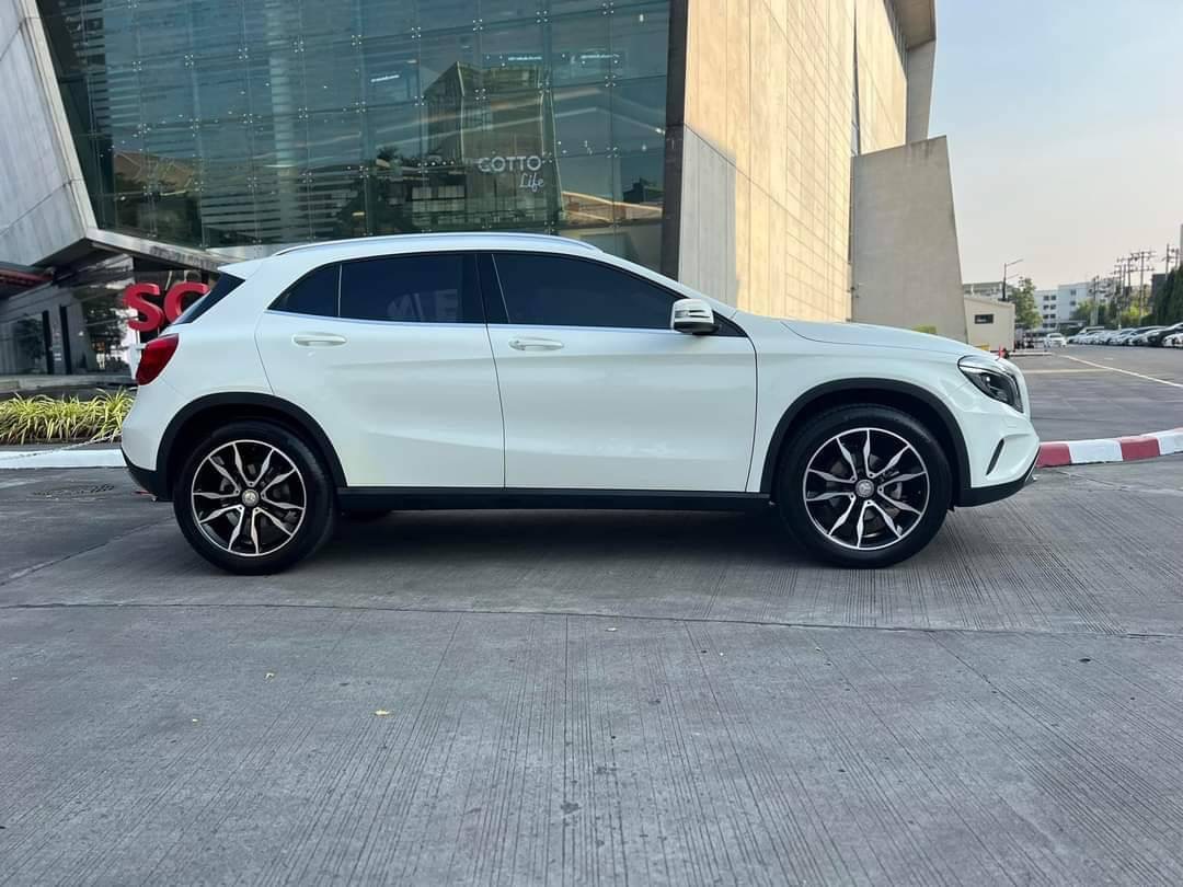 Mercedes BENZ GLA200 ปี 2016